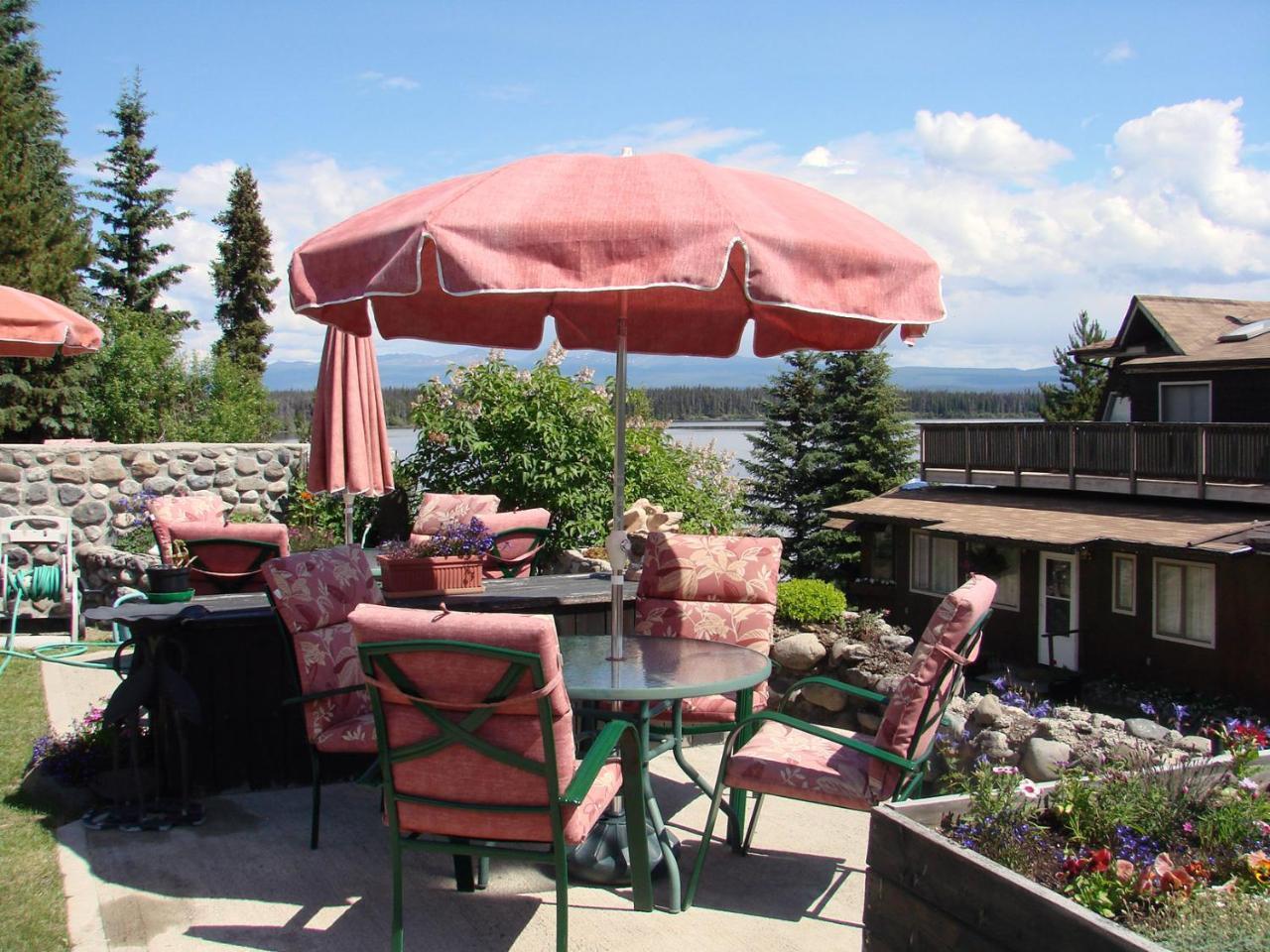 Eagle'S Nest Resort Anahim Lake Buitenkant foto