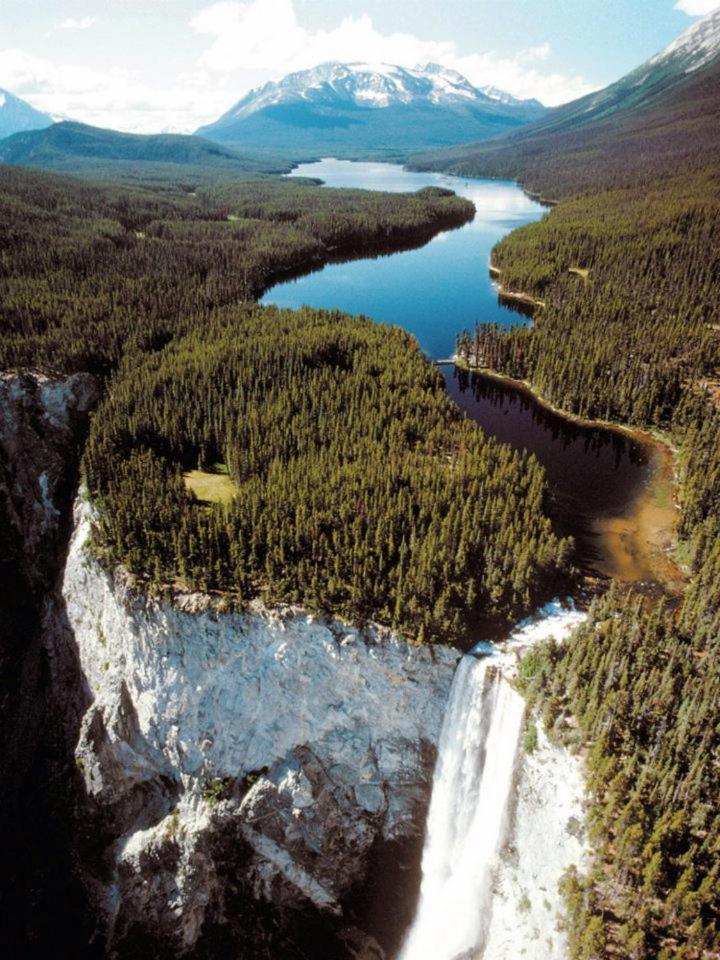 Eagle'S Nest Resort Anahim Lake Buitenkant foto